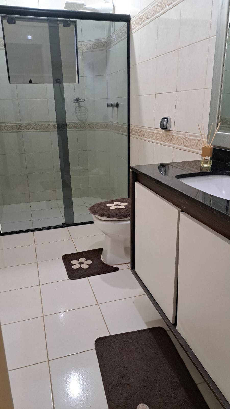 Ducha e banheiro
